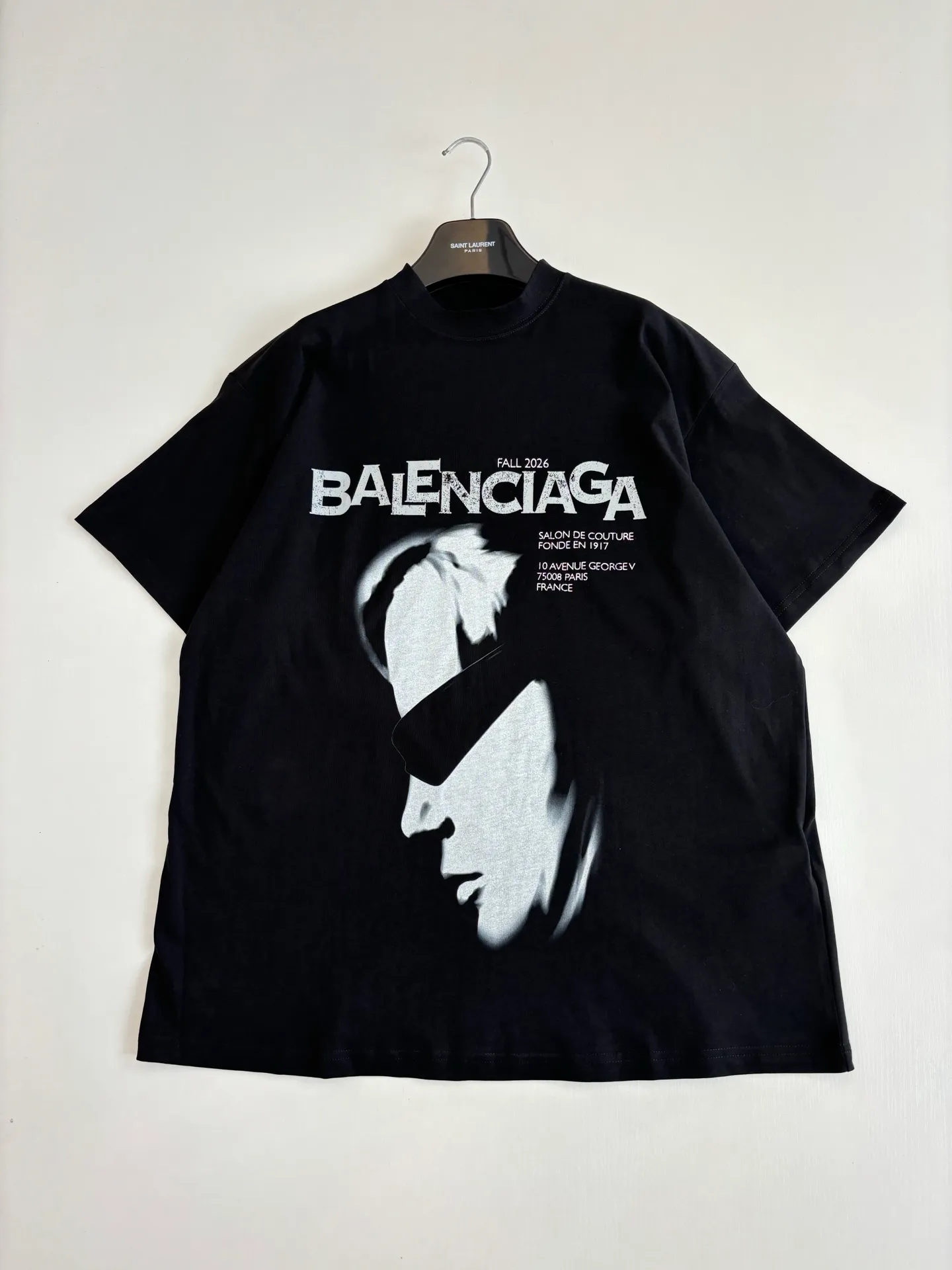 Balenciag*/ 26 Fall Series T Classic Oversized Black White T ， Karl Lagerfeld ， BALENCIAGA ， 、Series ， “ ”。 + ， ， Retro 。 Size：XS/S/M/L